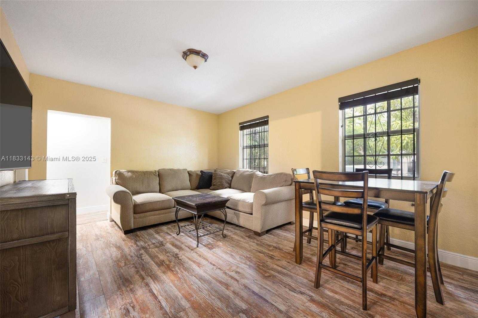 Small Image of 6401 SOUTH WEST 63RD CT, South Miami Number 7