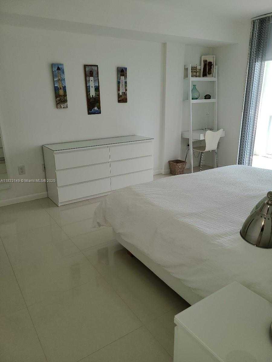 Small Image of 10275 COLLINS AVE #412, Bal Harbour Number 6