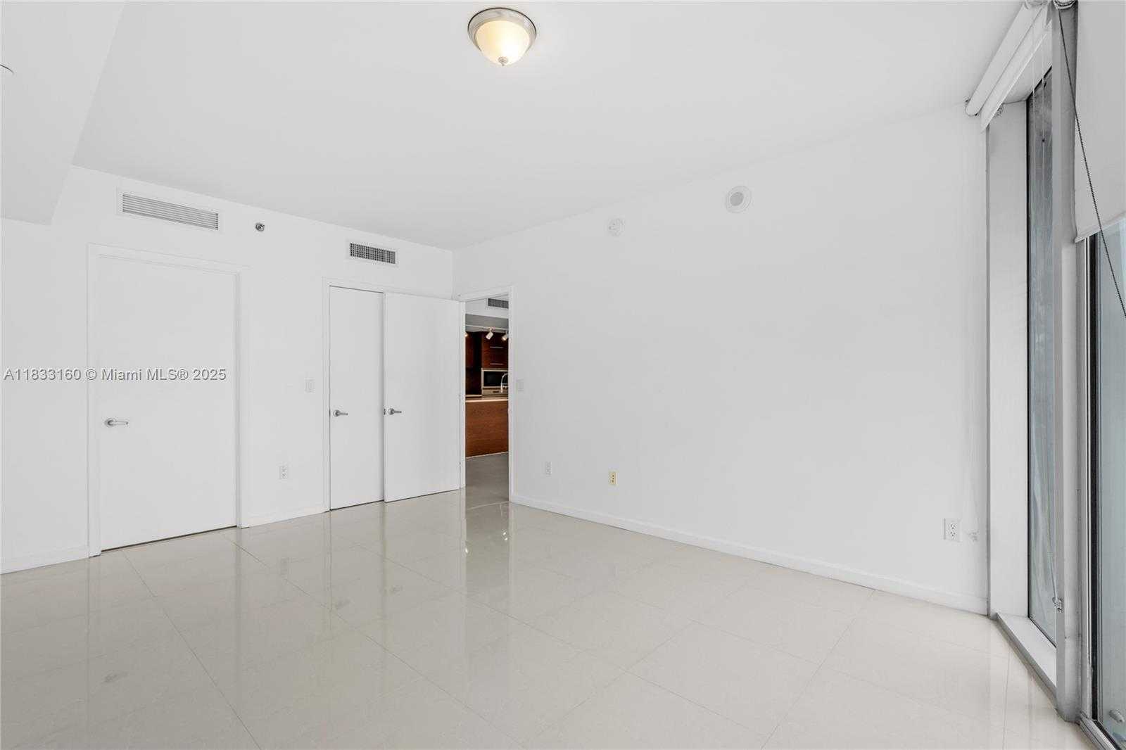 Small Image of 495 BRICKELL AVE #2607, Miami Number 21
