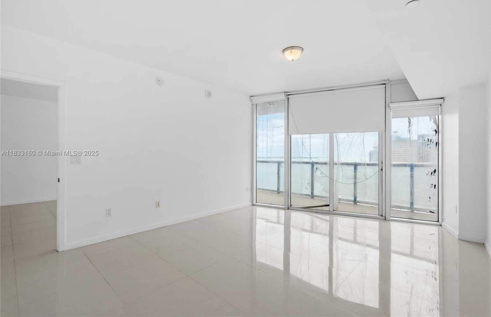 Small Image of 495 BRICKELL AVE #2607, Miami Number 7