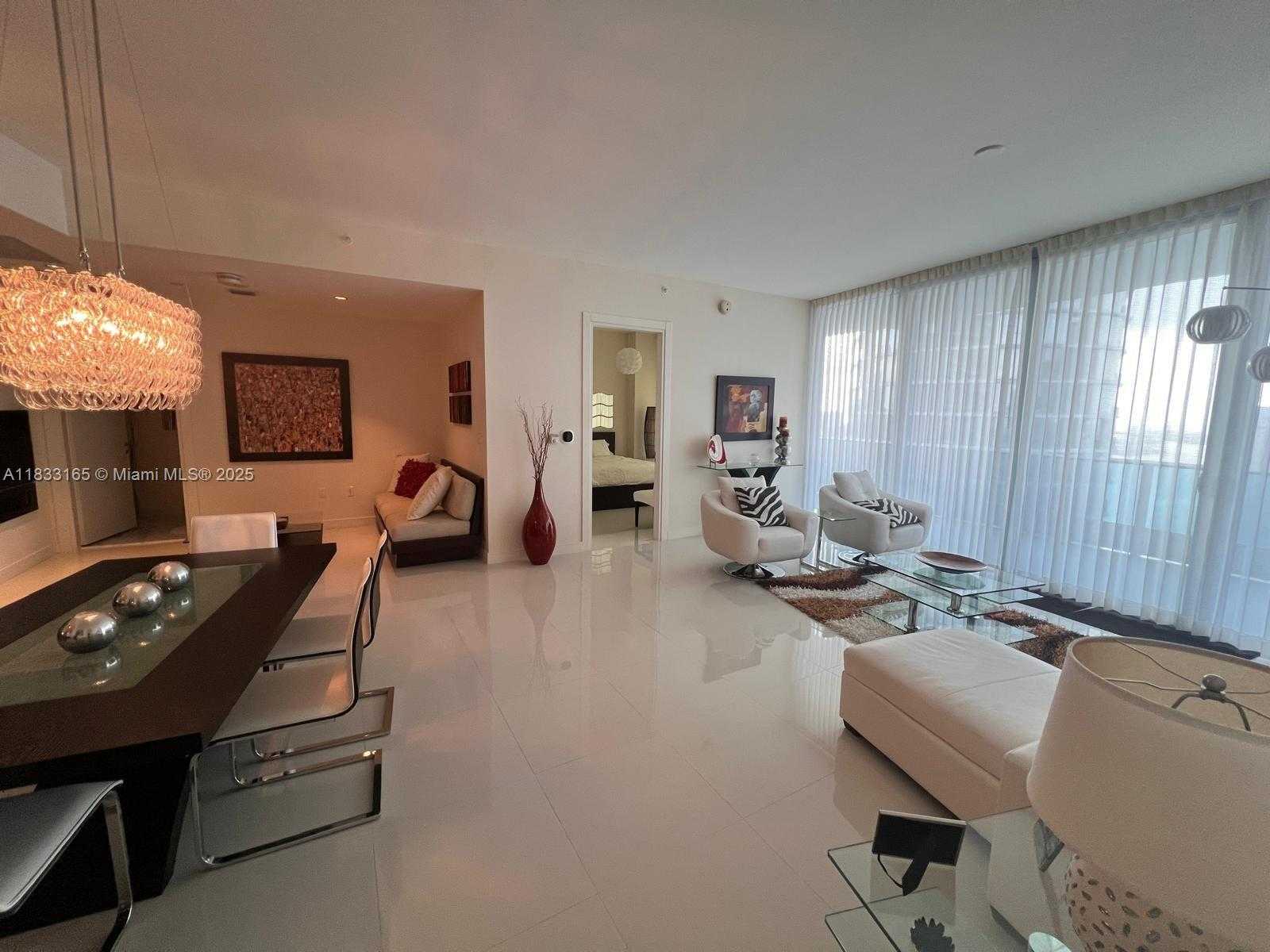 Small Image of 200 BISCAYNE BOULEVARD WAY #4603, Miami Number 2