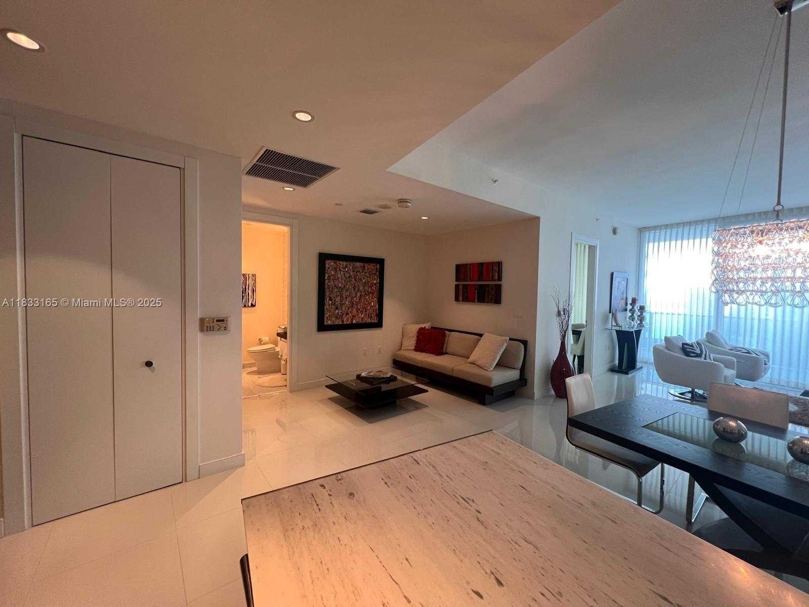 Small Image of 200 BISCAYNE BOULEVARD WAY #4603, Miami Number 3
