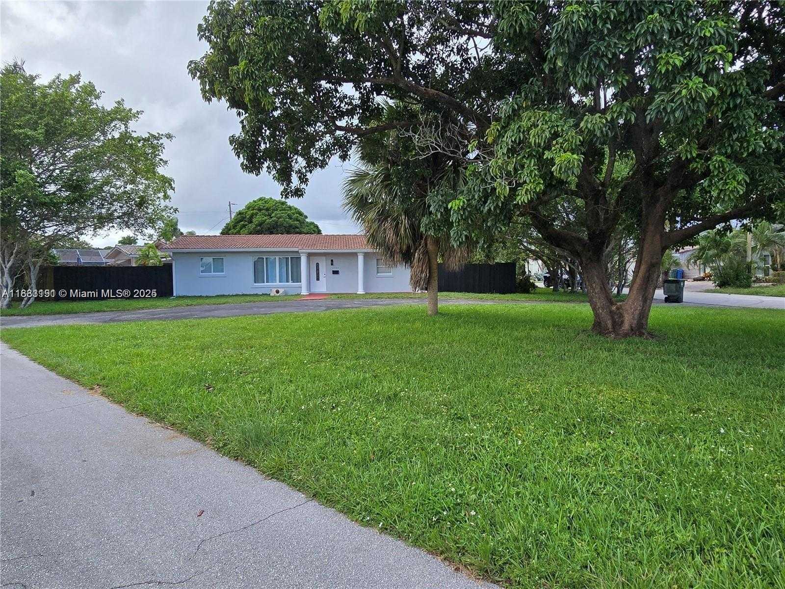 Small Image of 2001 NORTH WEST 35TH ST #A, Oakland Park Number 11