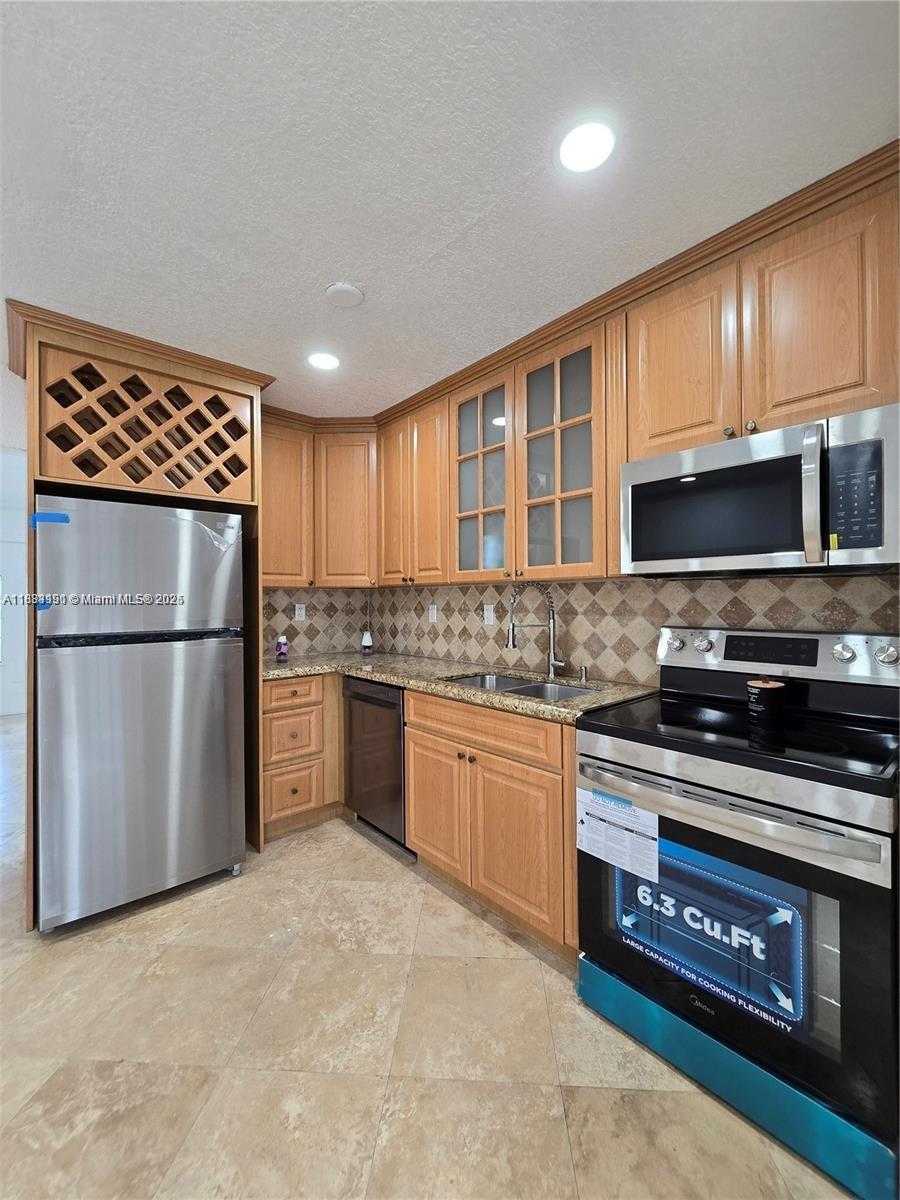 Small Image of 2001 NORTH WEST 35TH ST #A, Oakland Park Number 18