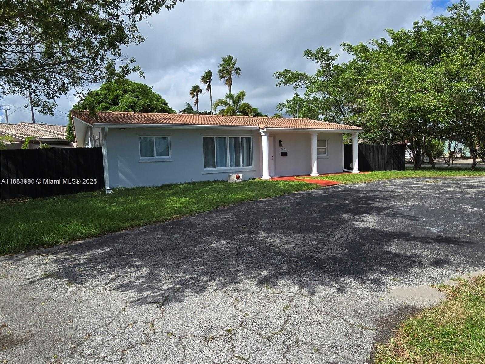 Small Image of 2001 NORTH WEST 35TH ST #A, Oakland Park Number 3