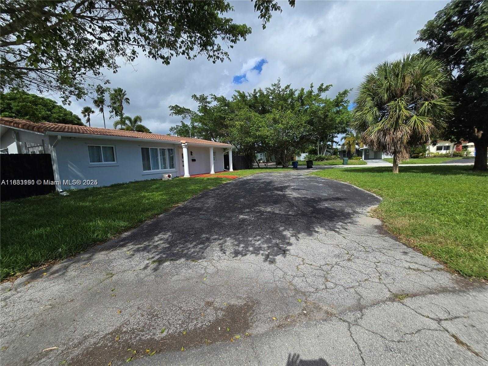 Small Image of 2001 NORTH WEST 35TH ST #A, Oakland Park Number 4
