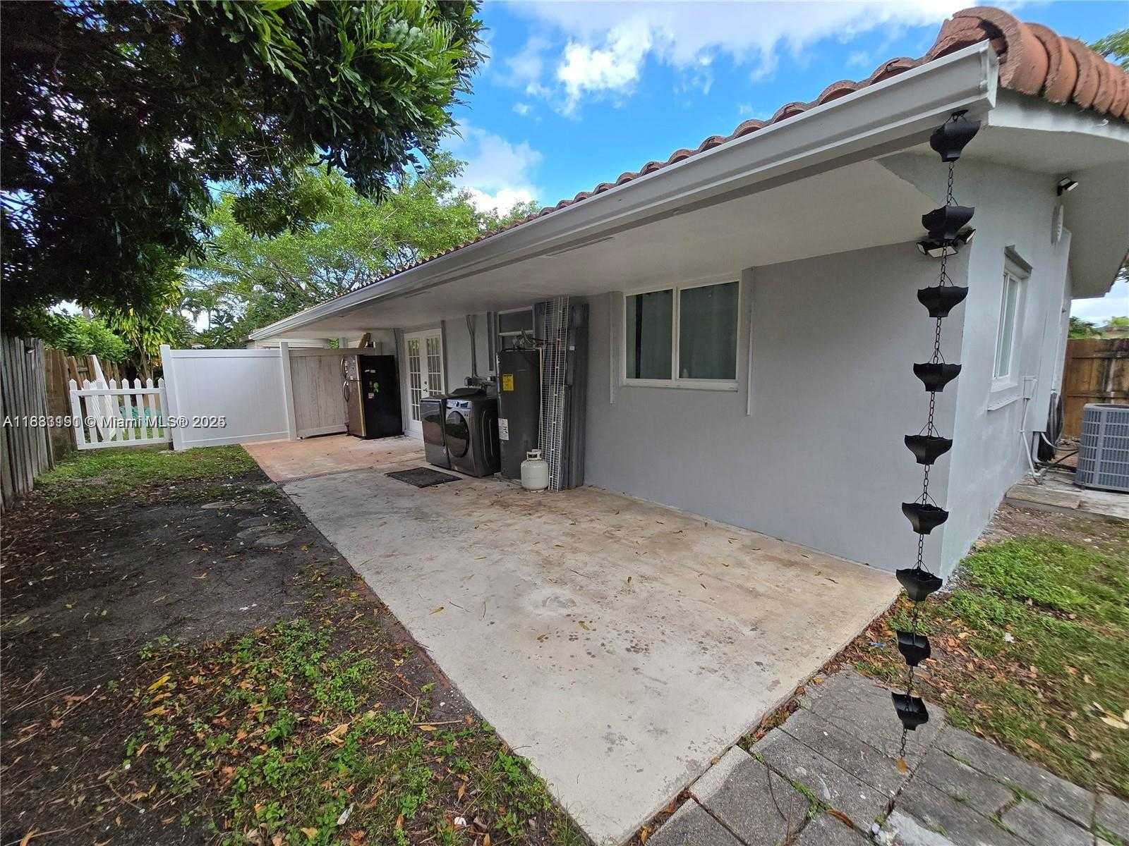 Small Image of 2001 NORTH WEST 35TH ST #A, Oakland Park Number 5