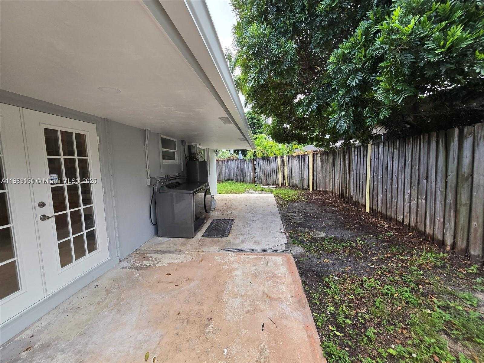 Small Image of 2001 NORTH WEST 35TH ST #A, Oakland Park Number 7