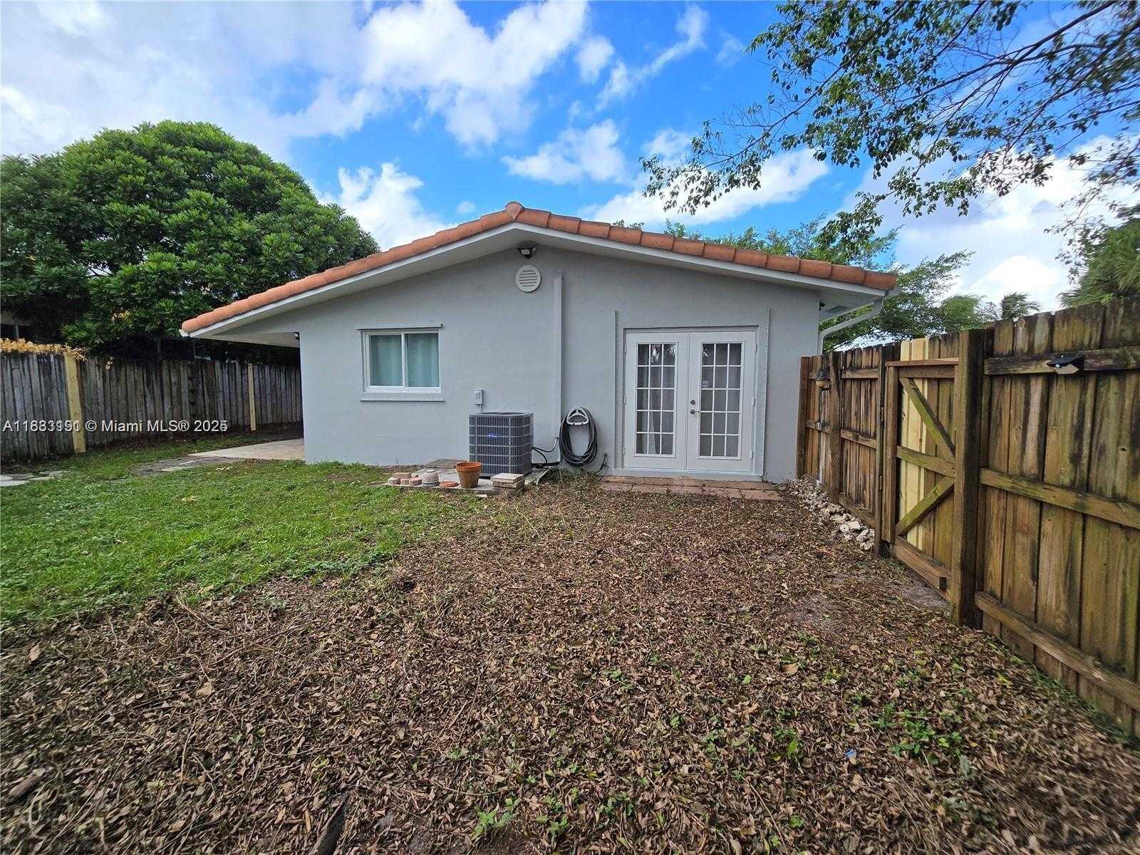 Small Image of 2001 NORTH WEST 35TH ST #A, Oakland Park Number 9
