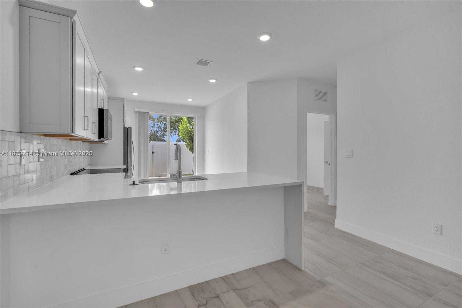 Small Image of 142 SOUTH WEST 171ST WAY #142, Pembroke Pines Number 14