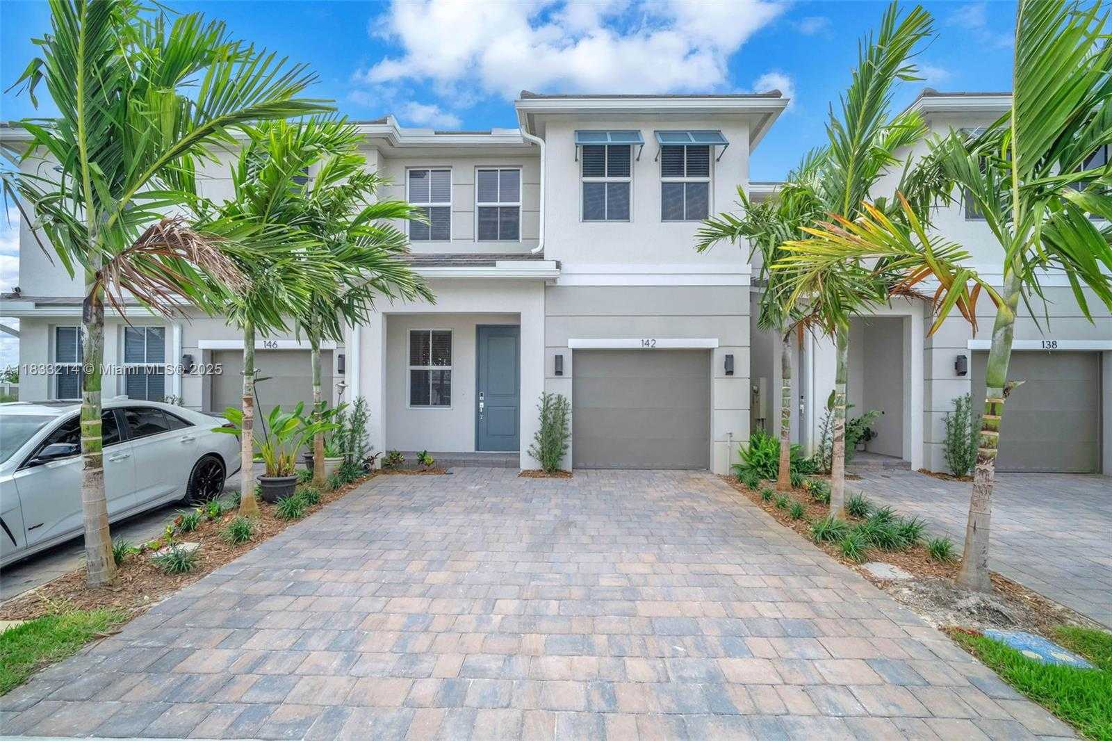 Small Image of 142 SOUTH WEST 171ST WAY #142, Pembroke Pines Number 2