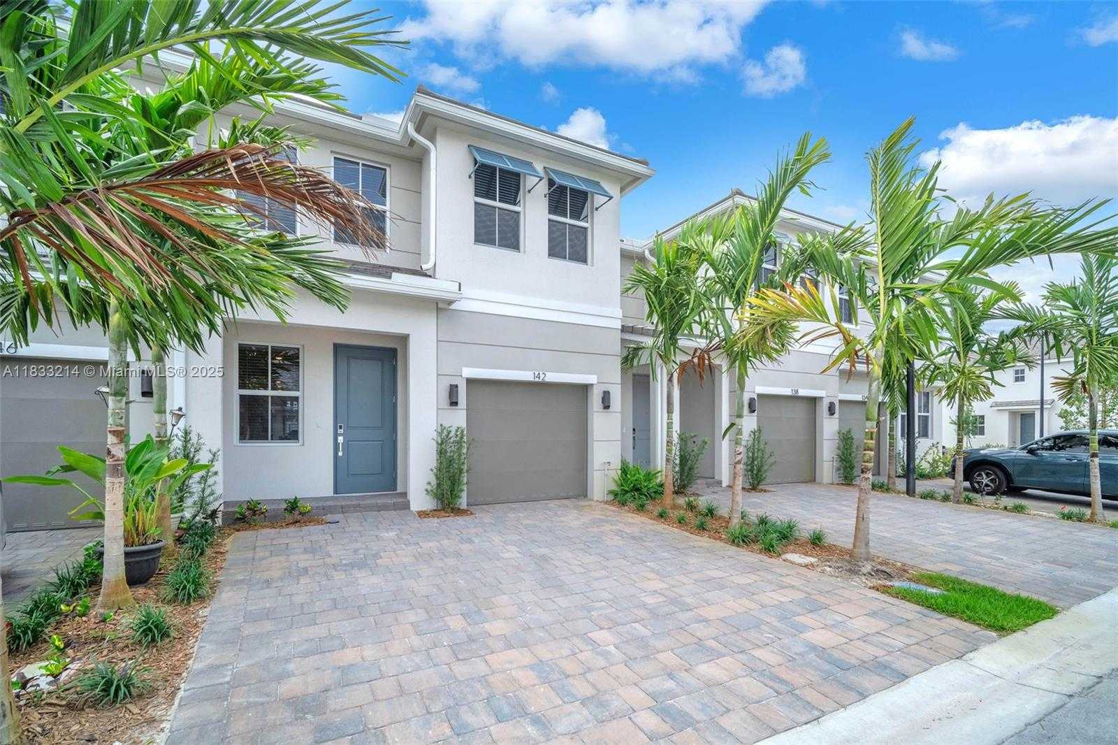 Small Image of 142 SOUTH WEST 171ST WAY #142, Pembroke Pines Number 3