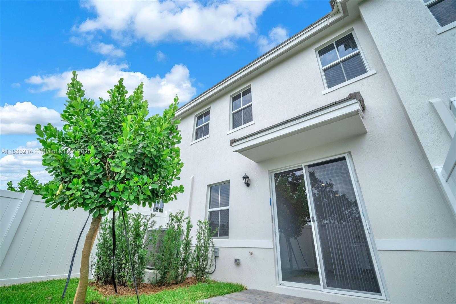 Small Image of 142 SOUTH WEST 171ST WAY #142, Pembroke Pines Number 5