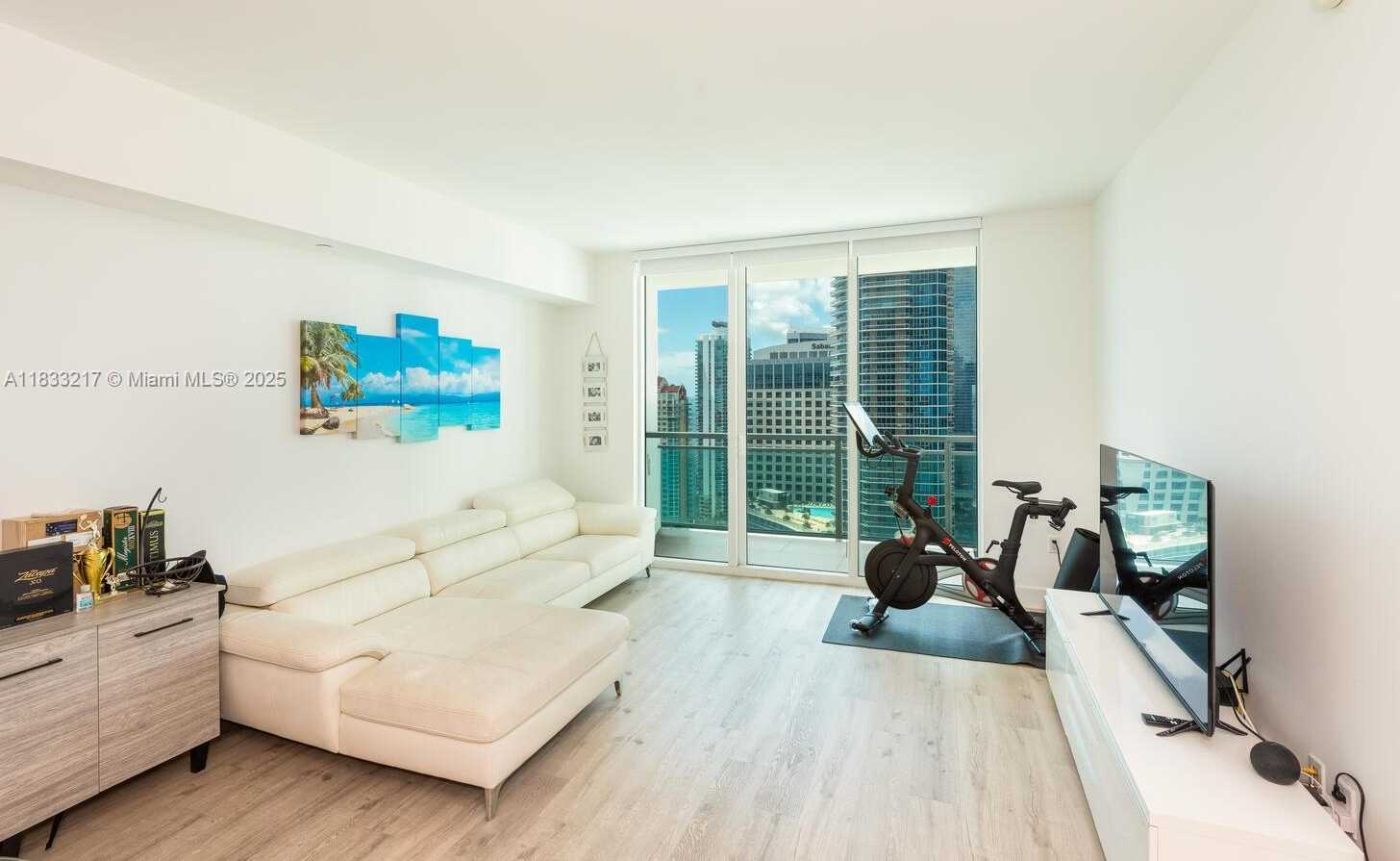 Small Image of 950 BRICKELL BAY DR #3409, Miami Number 7