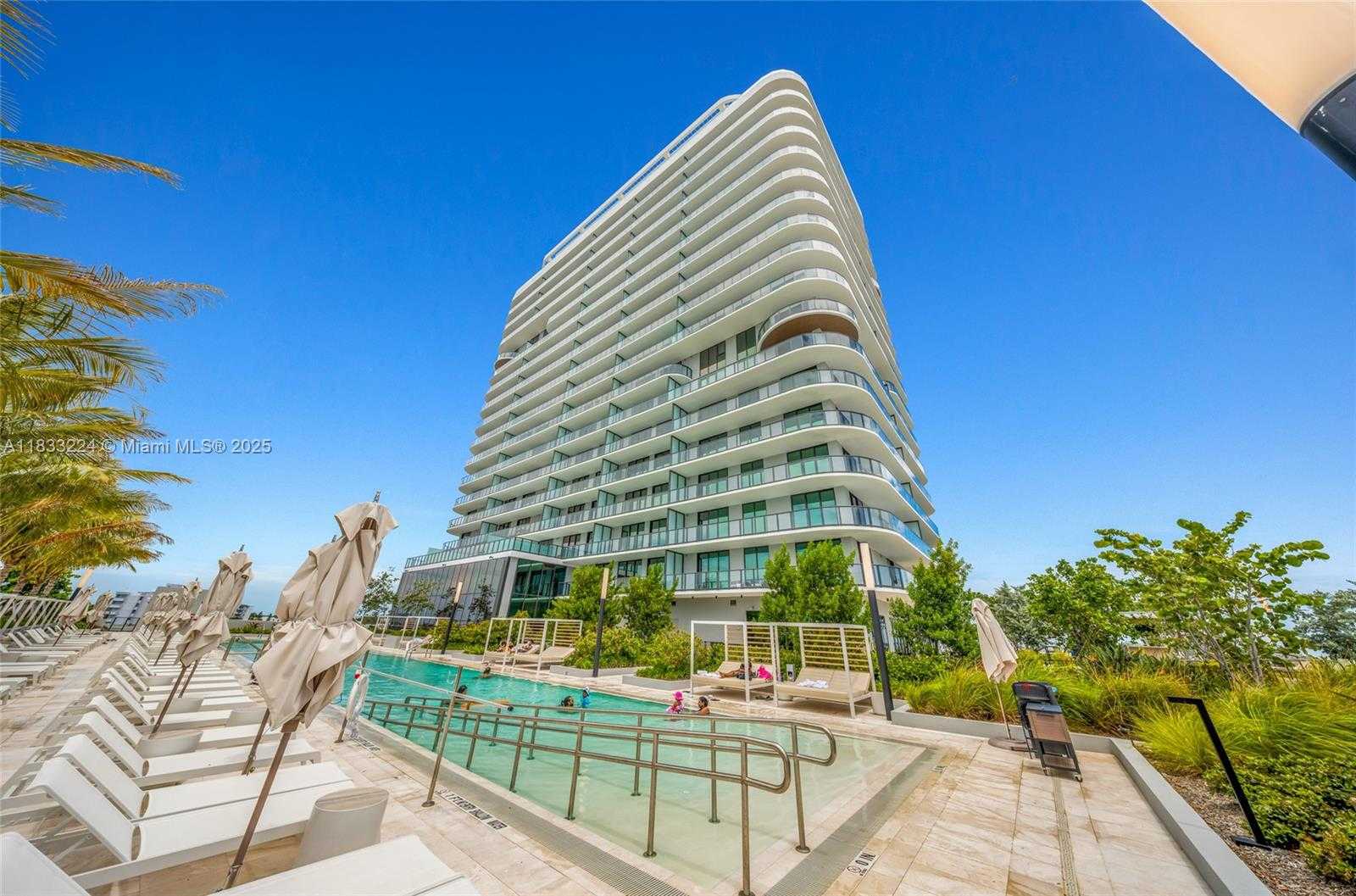 Small Image of 580 72 #910, Miami Beach Number 18