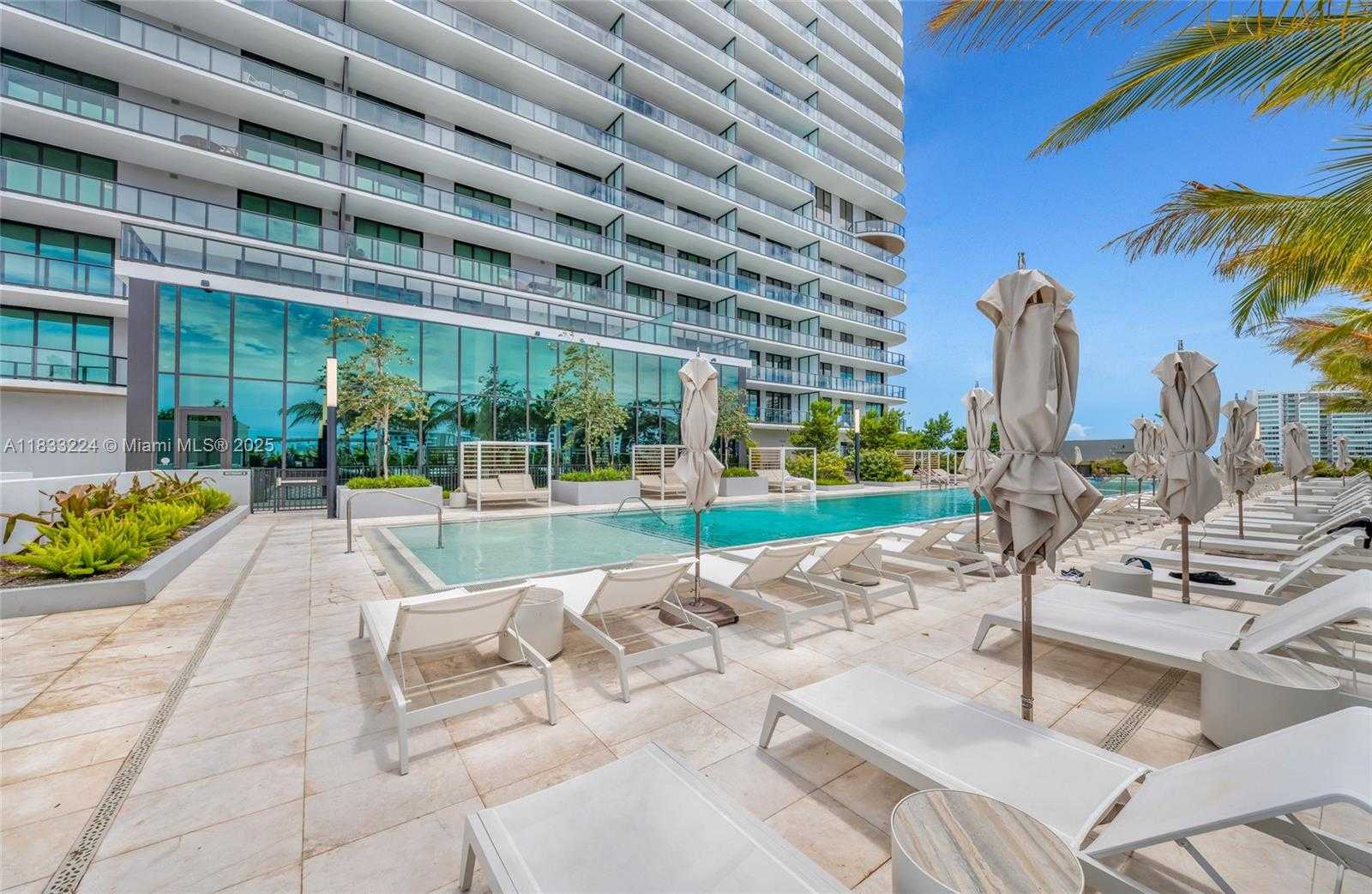Small Image of 580 72 #910, Miami Beach Number 19