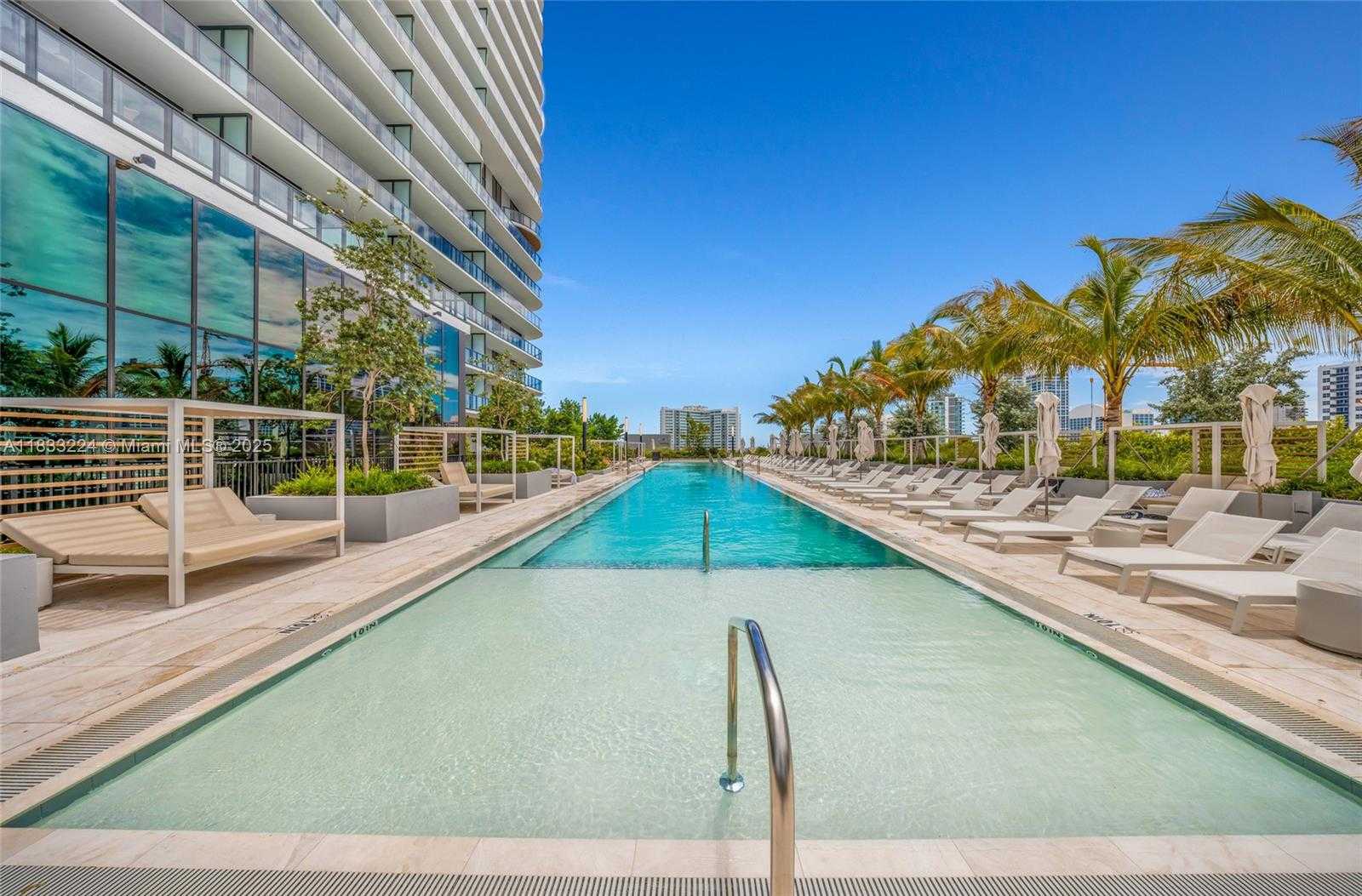 Small Image of 580 72 #910, Miami Beach Number 21