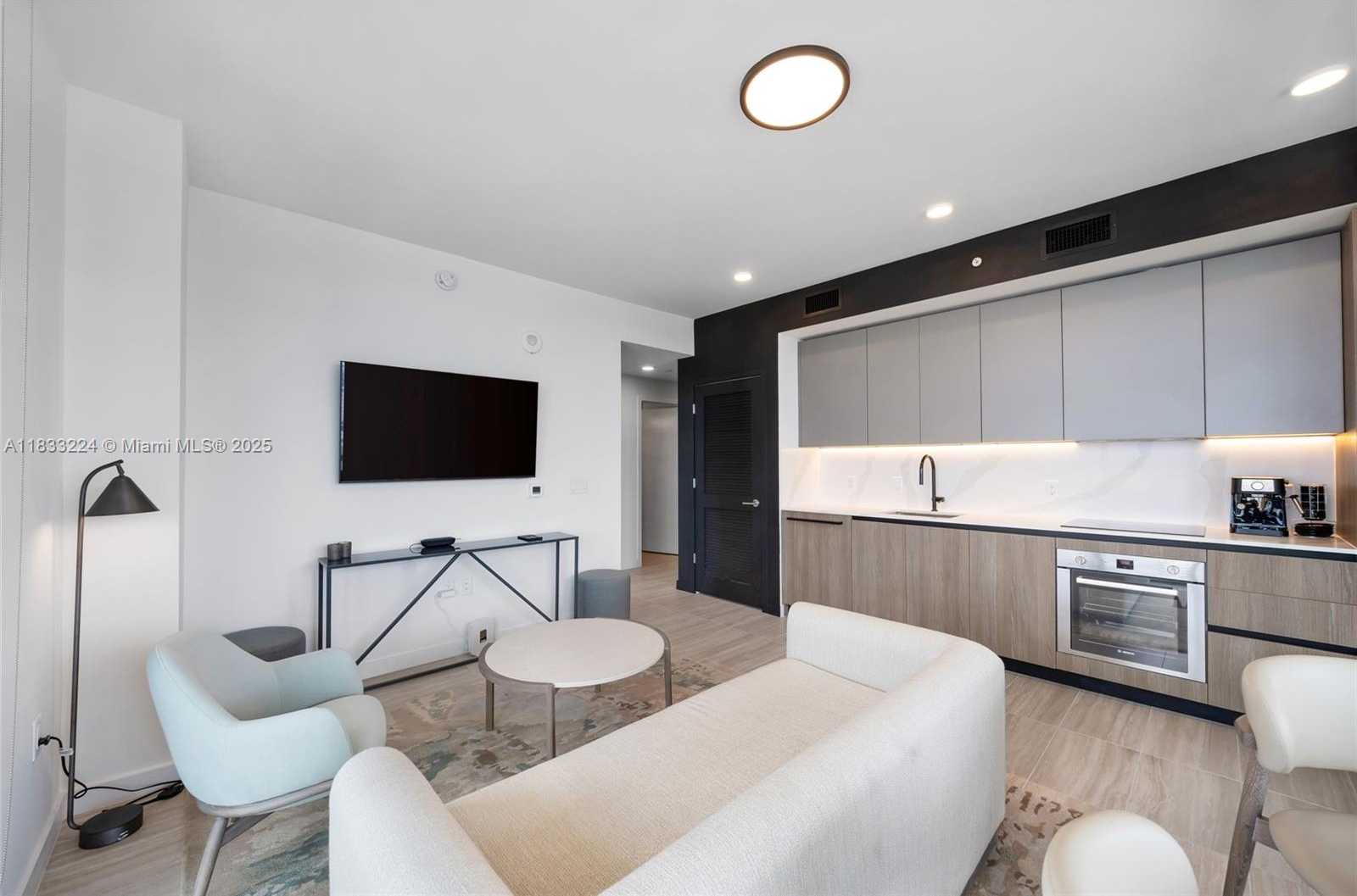 Small Image of 580 72 #910, Miami Beach Number 26