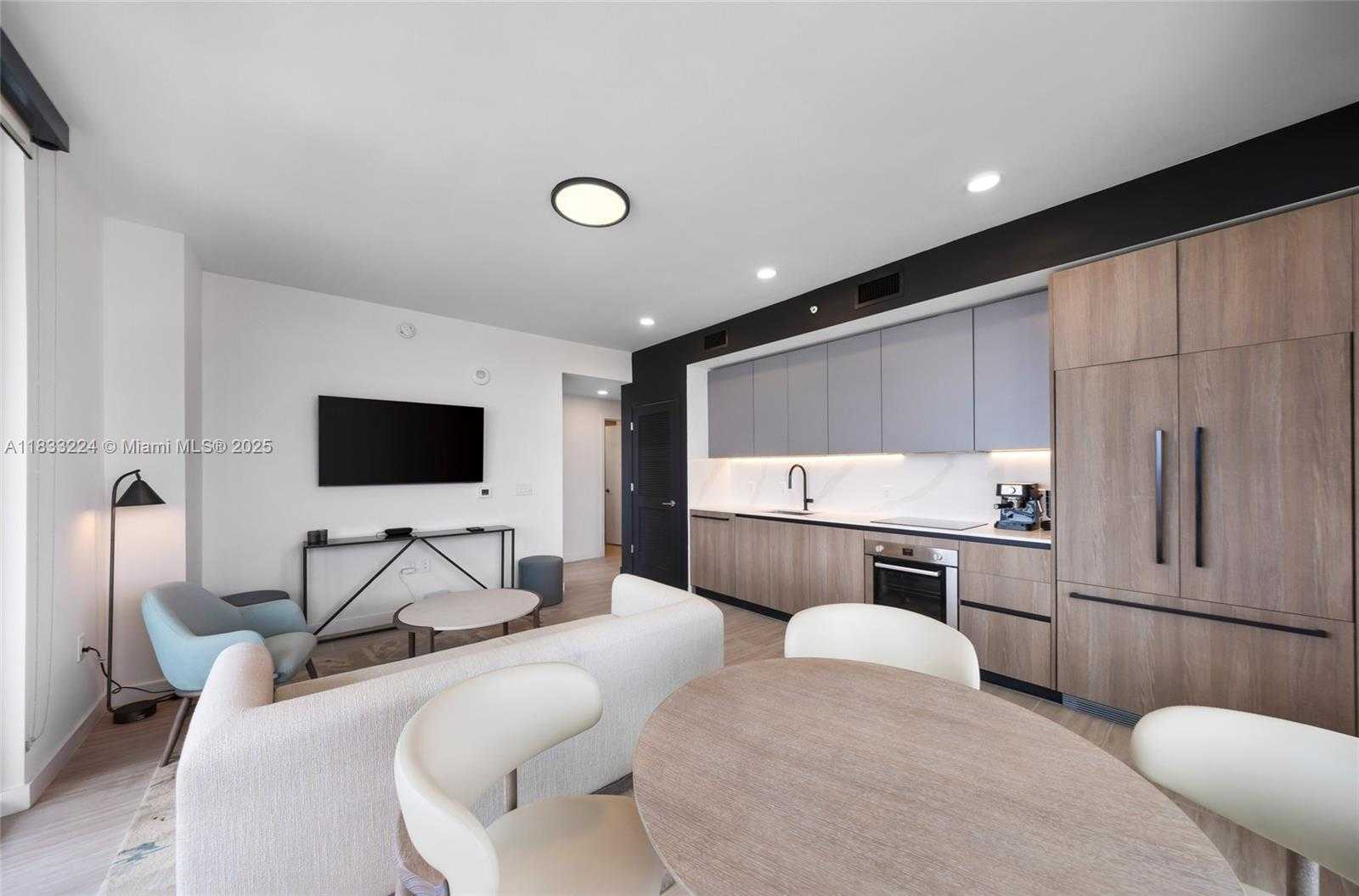 Small Image of 580 72 #910, Miami Beach Number 27
