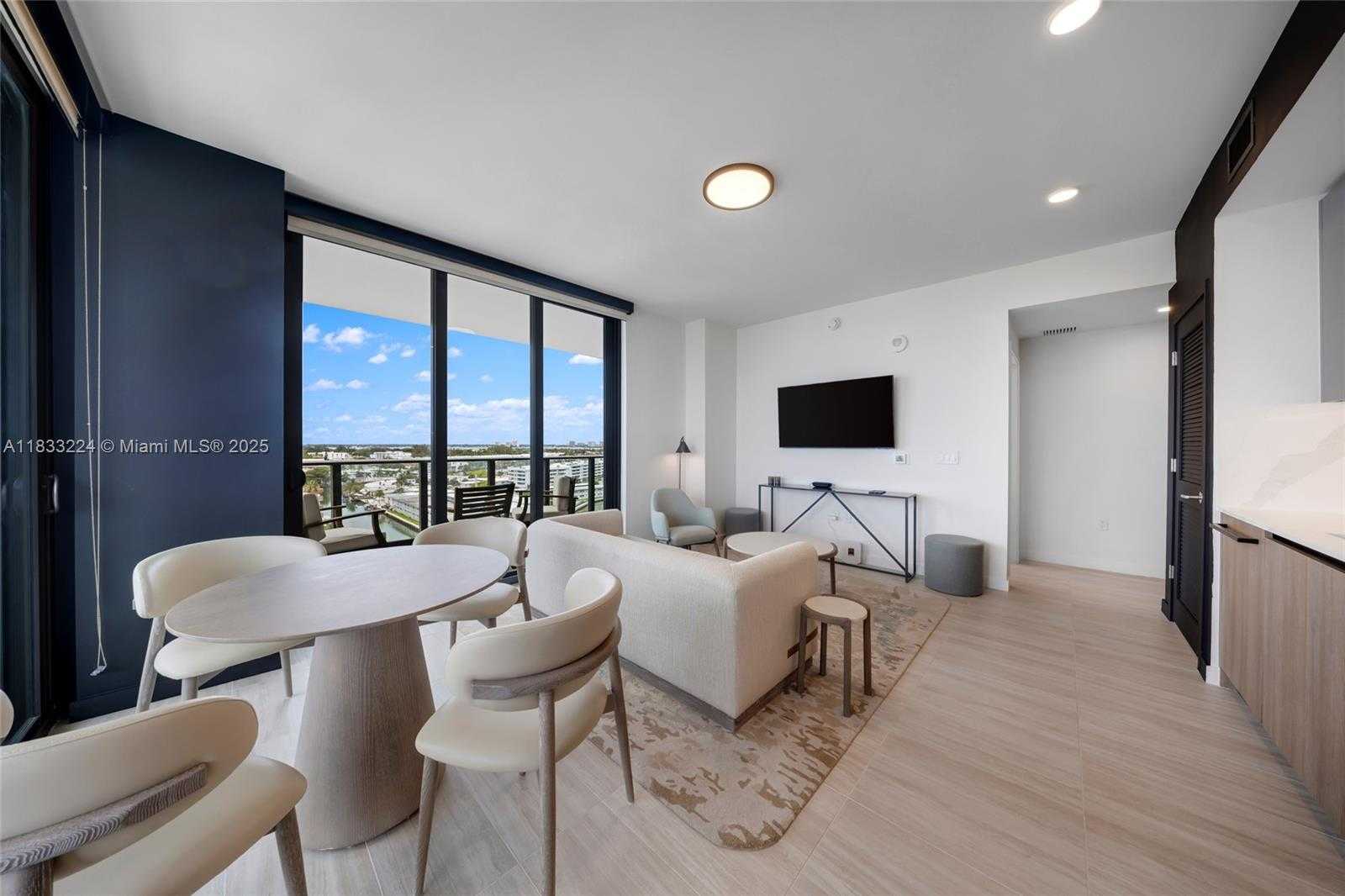 Small Image of 580 72 #910, Miami Beach Number 28