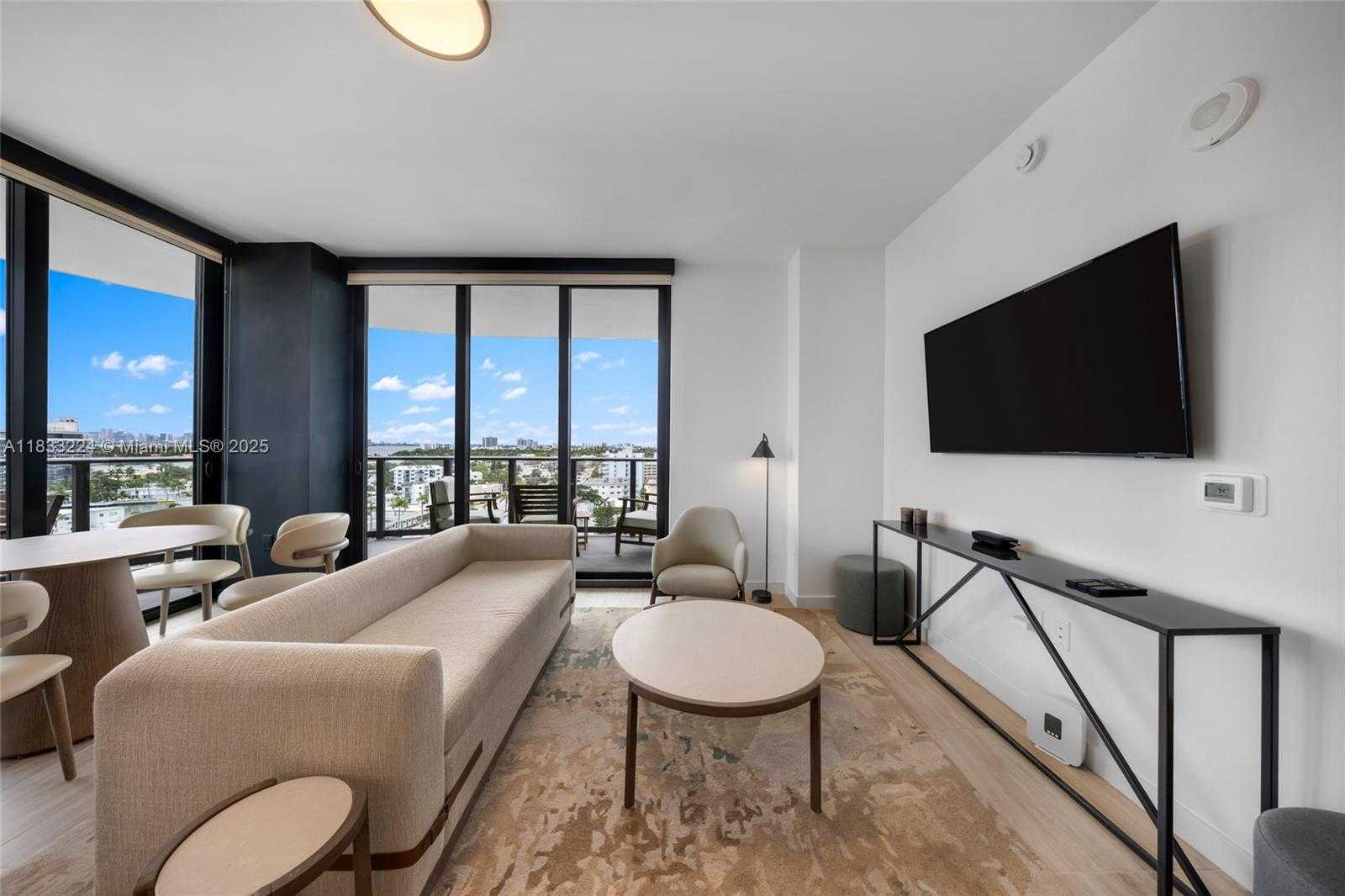 Small Image of 580 72 #910, Miami Beach Number 29