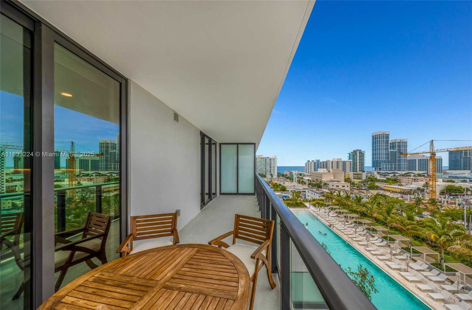 Small Image of 580 72 #910, Miami Beach Number 39