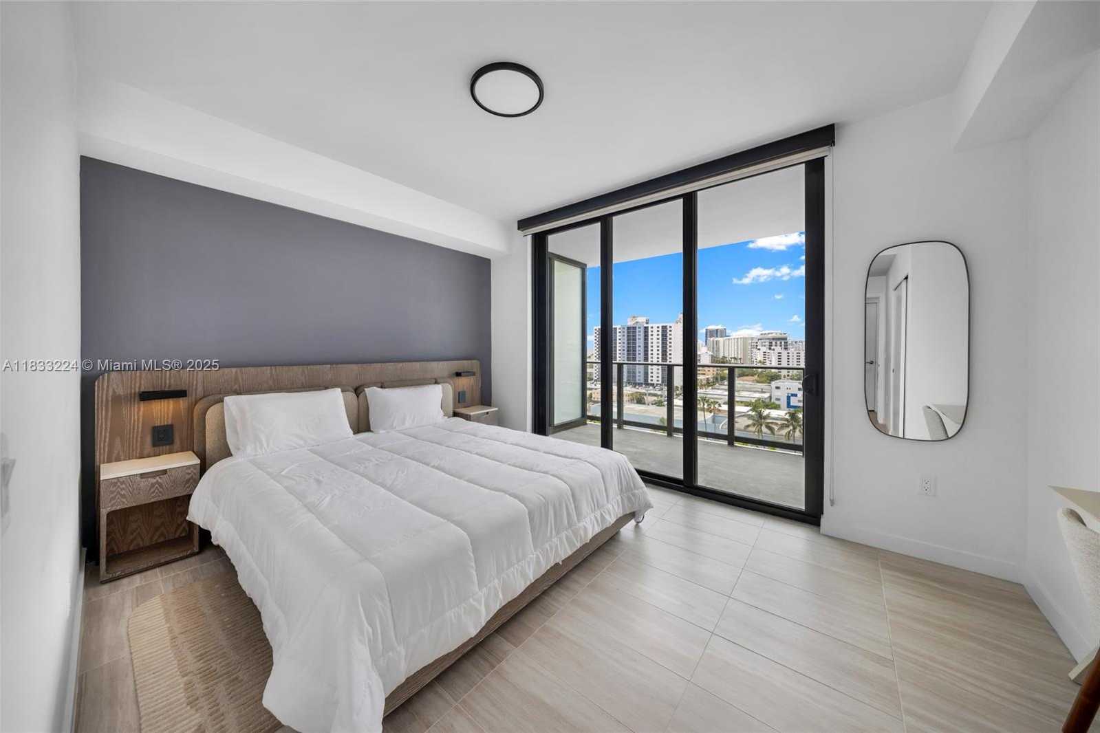 Small Image of 580 72 #910, Miami Beach Number 48