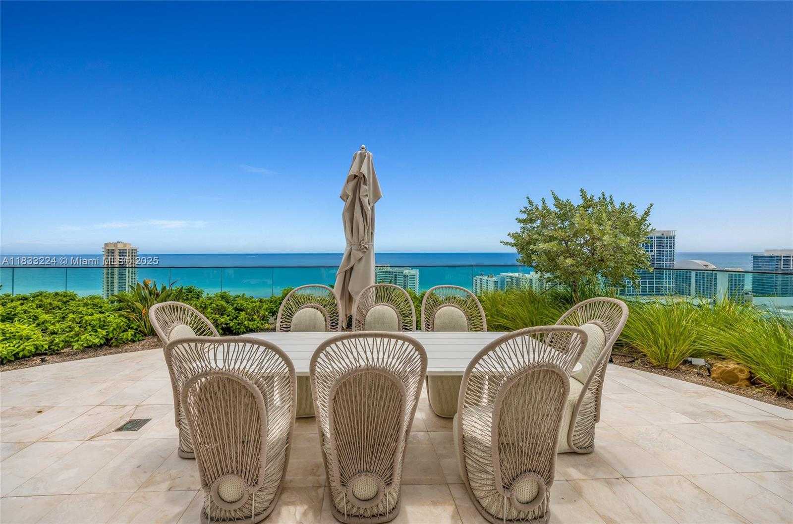 Small Image of 580 72 #910, Miami Beach Number 5