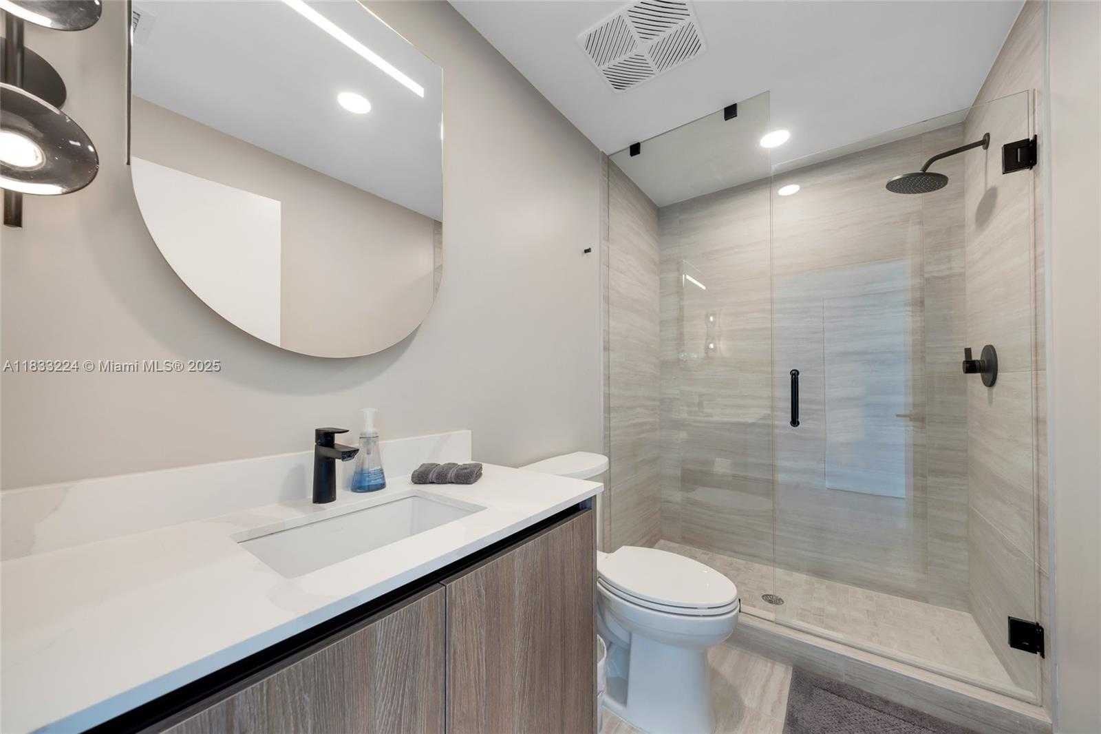 Small Image of 580 72 #910, Miami Beach Number 52