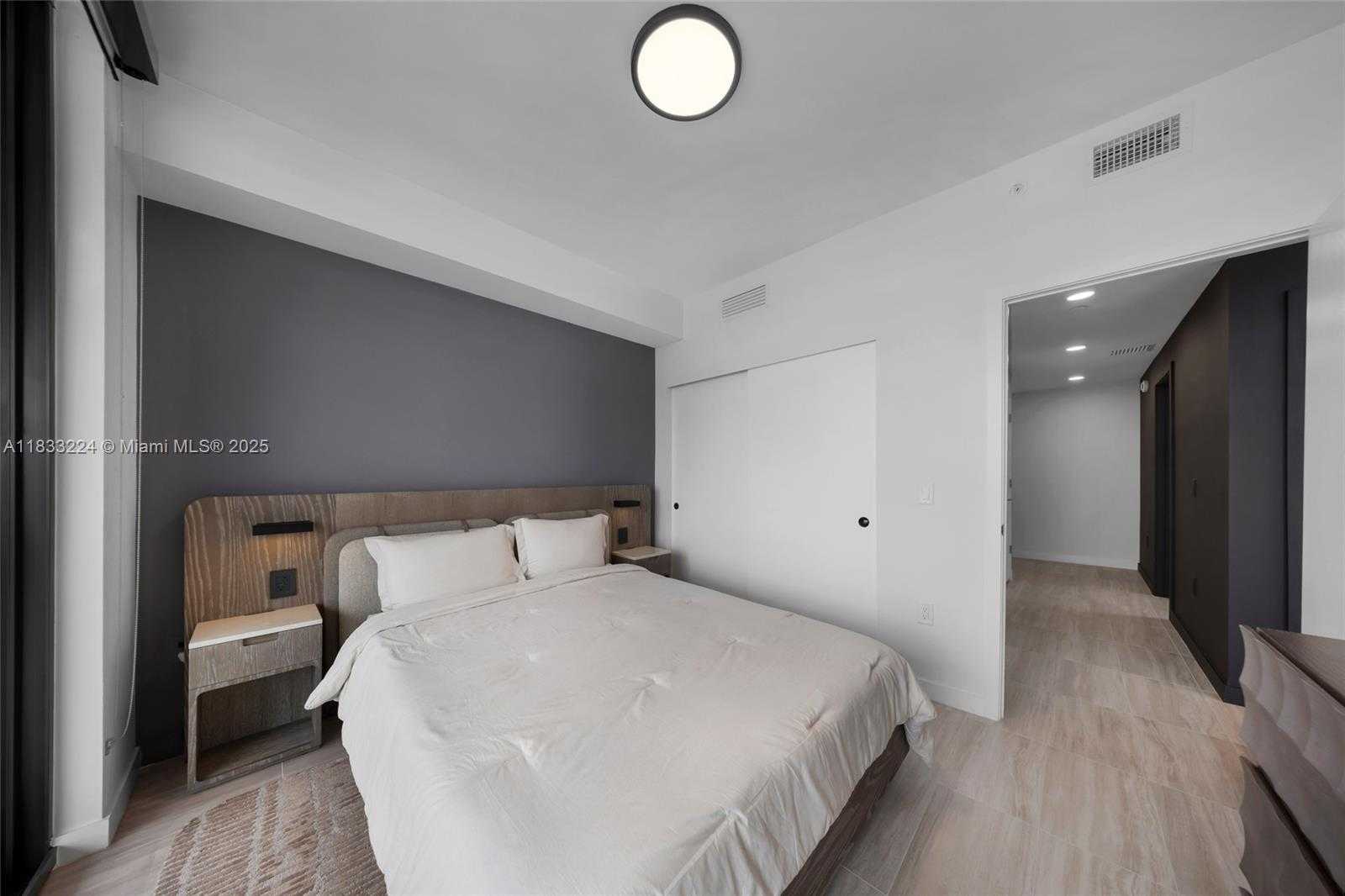 Small Image of 580 72 #910, Miami Beach Number 61