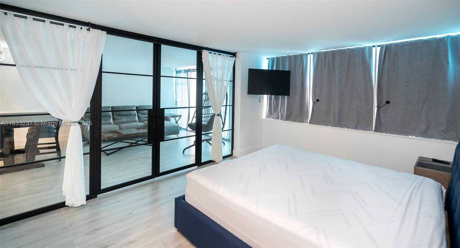 Small Image of 18081 BISCAYNE BLVD #503, Aventura Number 14