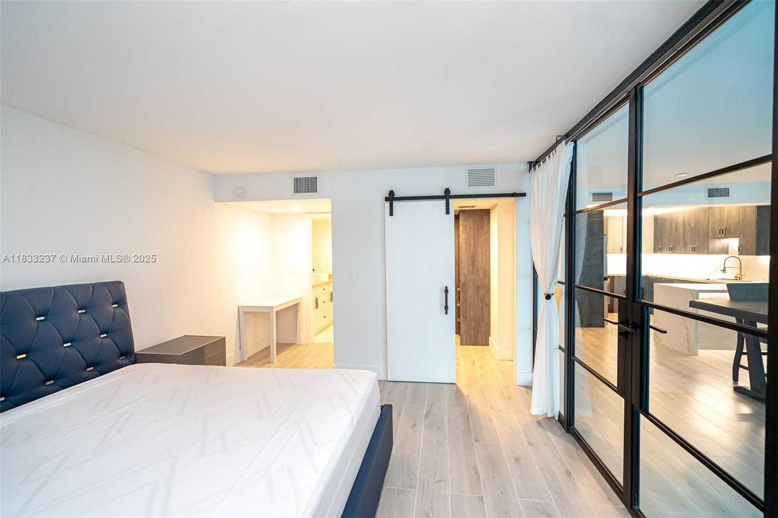 Small Image of 18081 BISCAYNE BLVD #503, Aventura Number 16