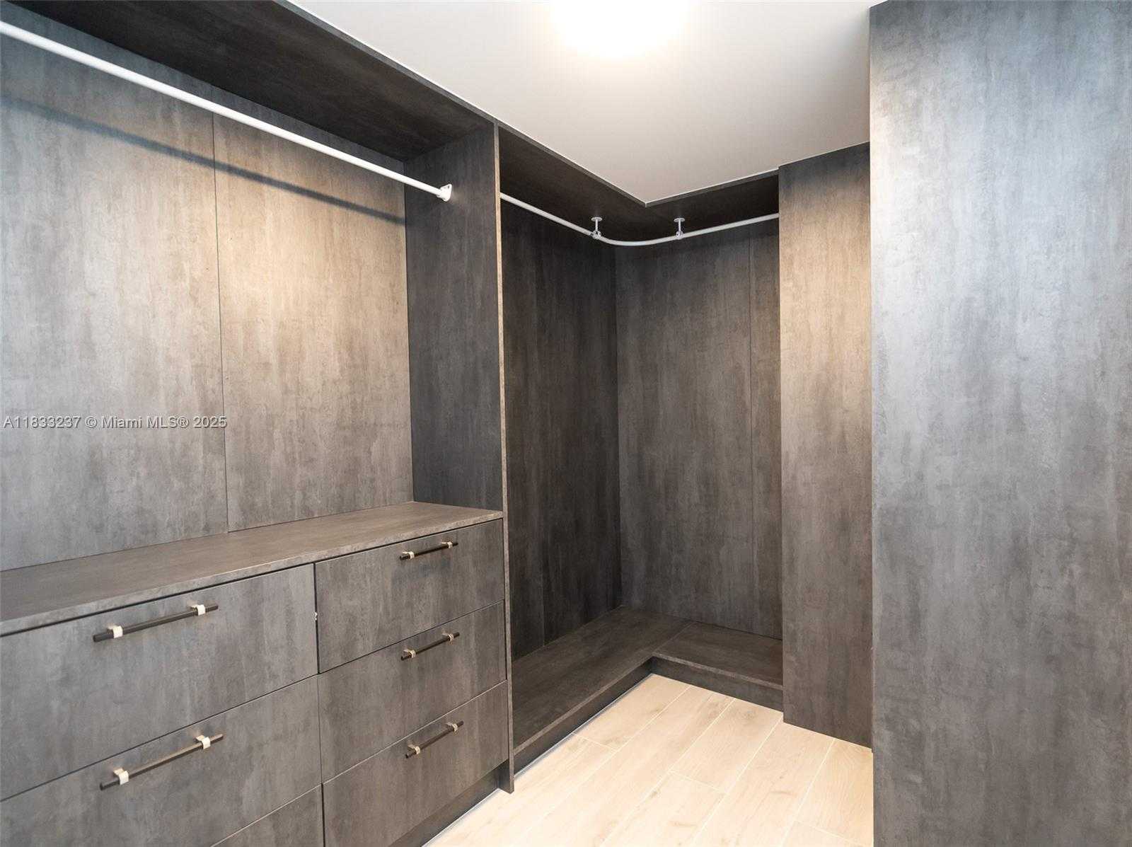 Small Image of 18081 BISCAYNE BLVD #503, Aventura Number 17