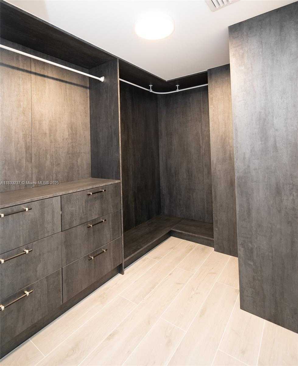 Small Image of 18081 BISCAYNE BLVD #503, Aventura Number 18
