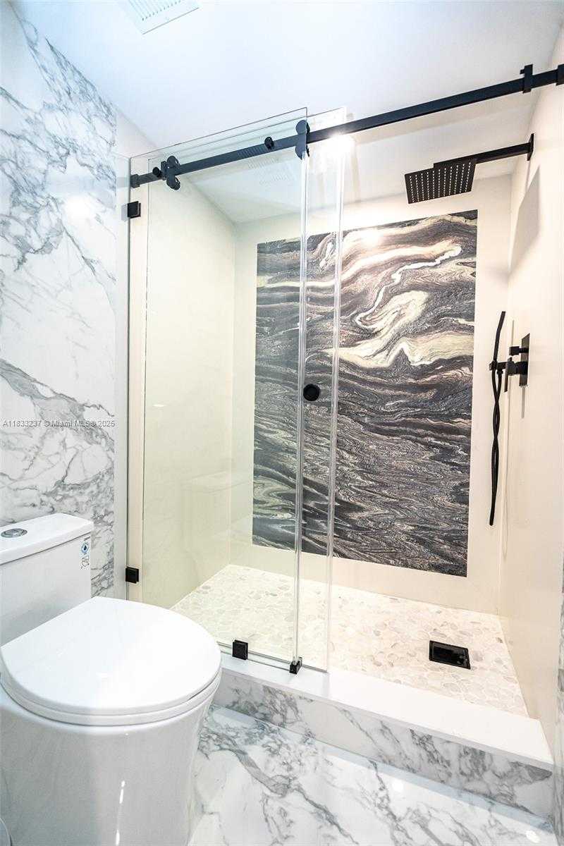 Small Image of 18081 BISCAYNE BLVD #503, Aventura Number 23