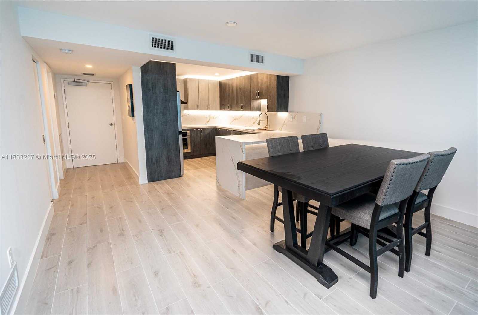 Small Image of 18081 BISCAYNE BLVD #503, Aventura Number 26