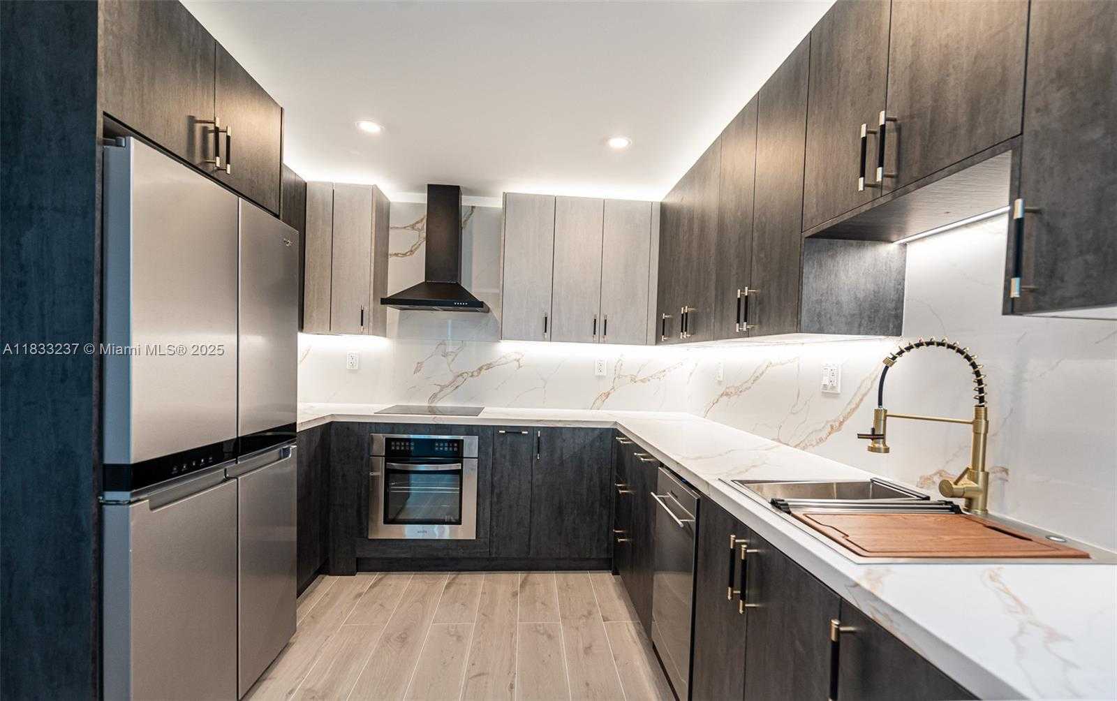 Small Image of 18081 BISCAYNE BLVD #503, Aventura Number 3