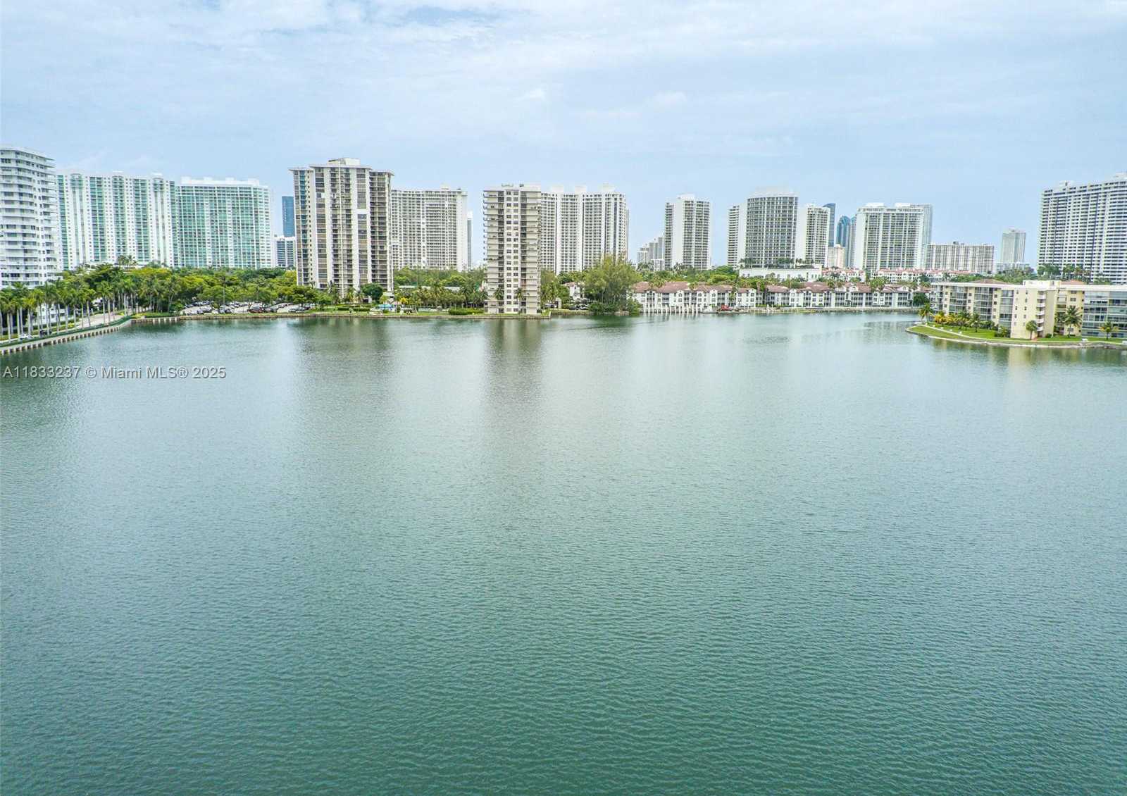 Small Image of 18081 BISCAYNE BLVD #503, Aventura Number 31