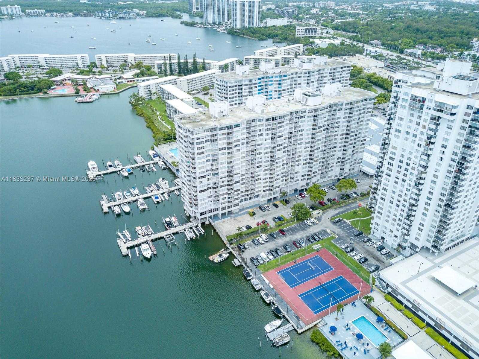 Small Image of 18081 BISCAYNE BLVD #503, Aventura Number 34