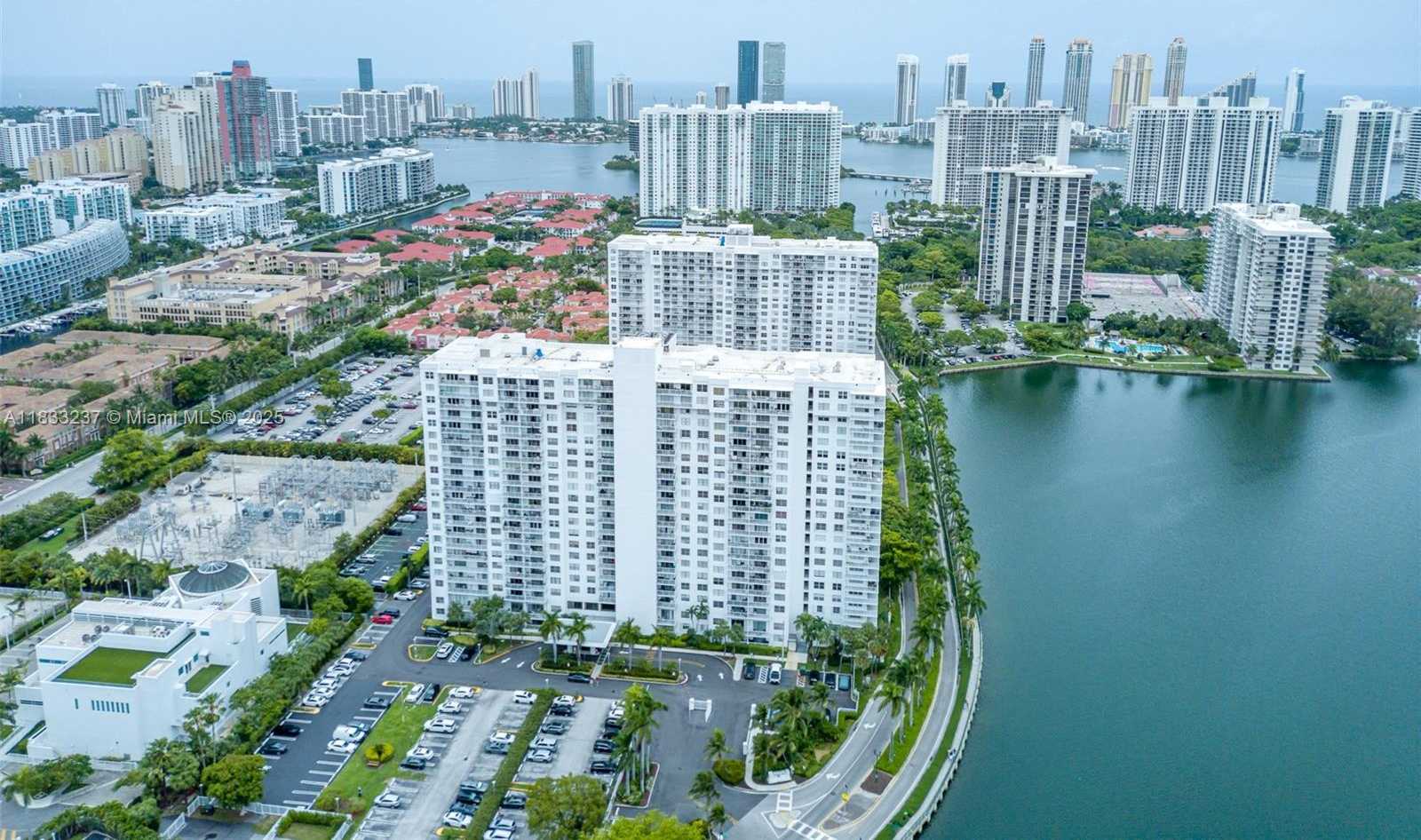 Small Image of 18081 BISCAYNE BLVD #503, Aventura Number 36