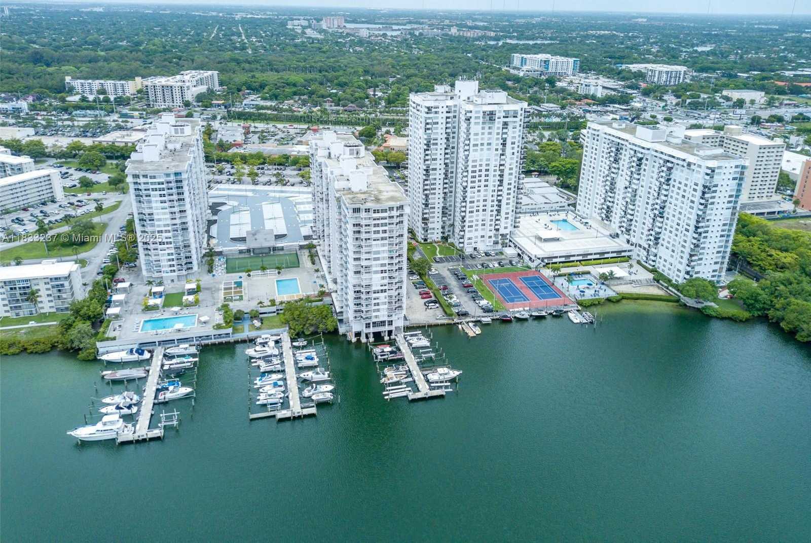 Small Image of 18081 BISCAYNE BLVD #503, Aventura Number 37