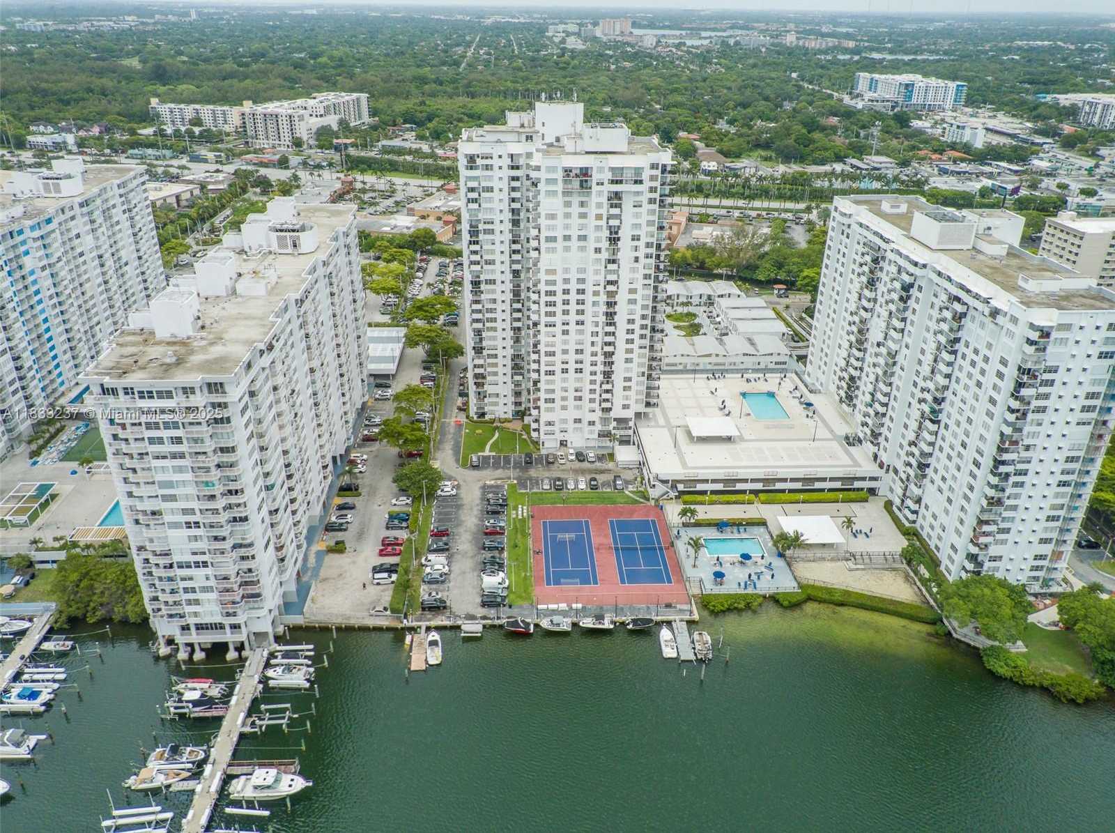 Small Image of 18081 BISCAYNE BLVD #503, Aventura Number 38