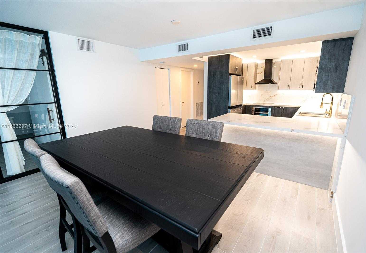 Small Image of 18081 BISCAYNE BLVD #503, Aventura Number 9