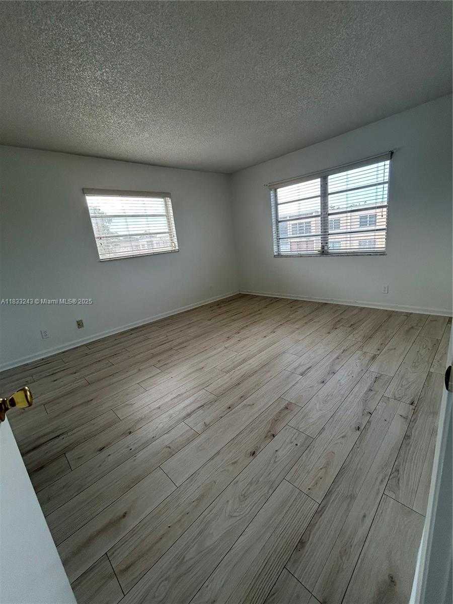Small Image of 201 BERKLEY RD #301, Hollywood Number 14