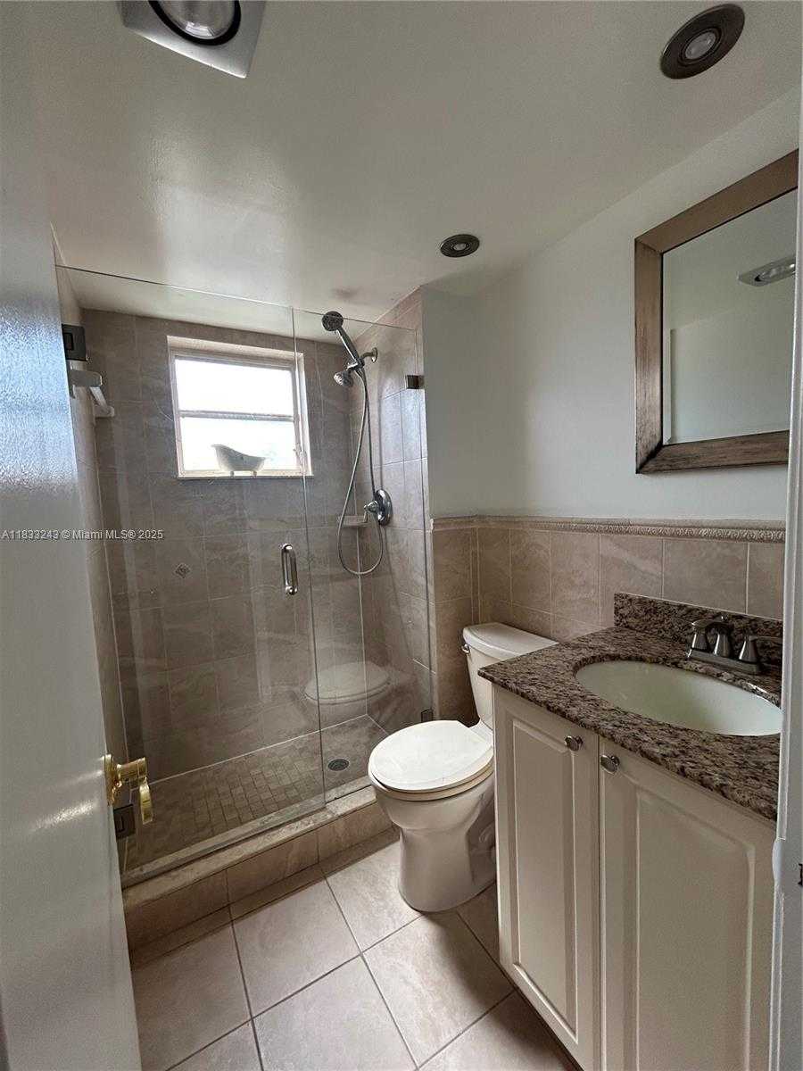 Small Image of 201 BERKLEY RD #301, Hollywood Number 7