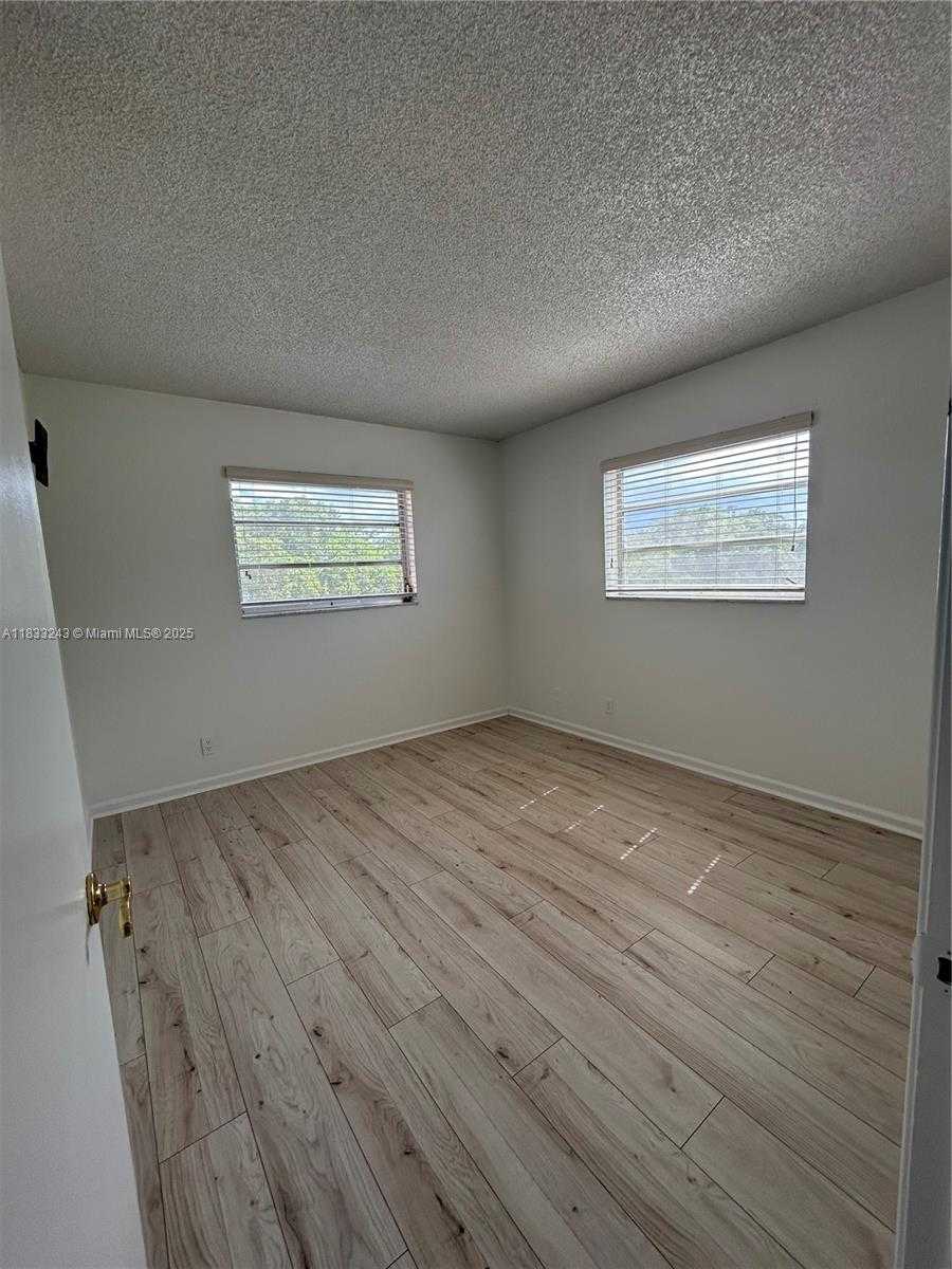 Small Image of 201 BERKLEY RD #301, Hollywood Number 8