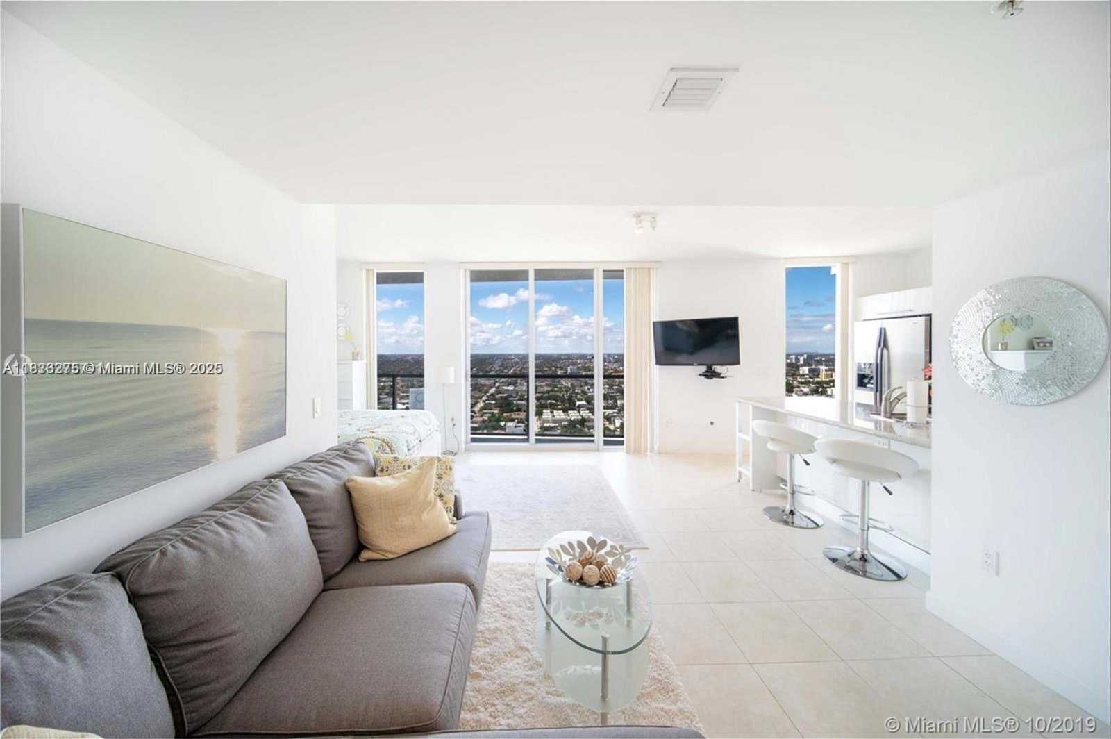 Small Image of 185 SOUTH WEST 7TH ST #3600, Miami Number 2