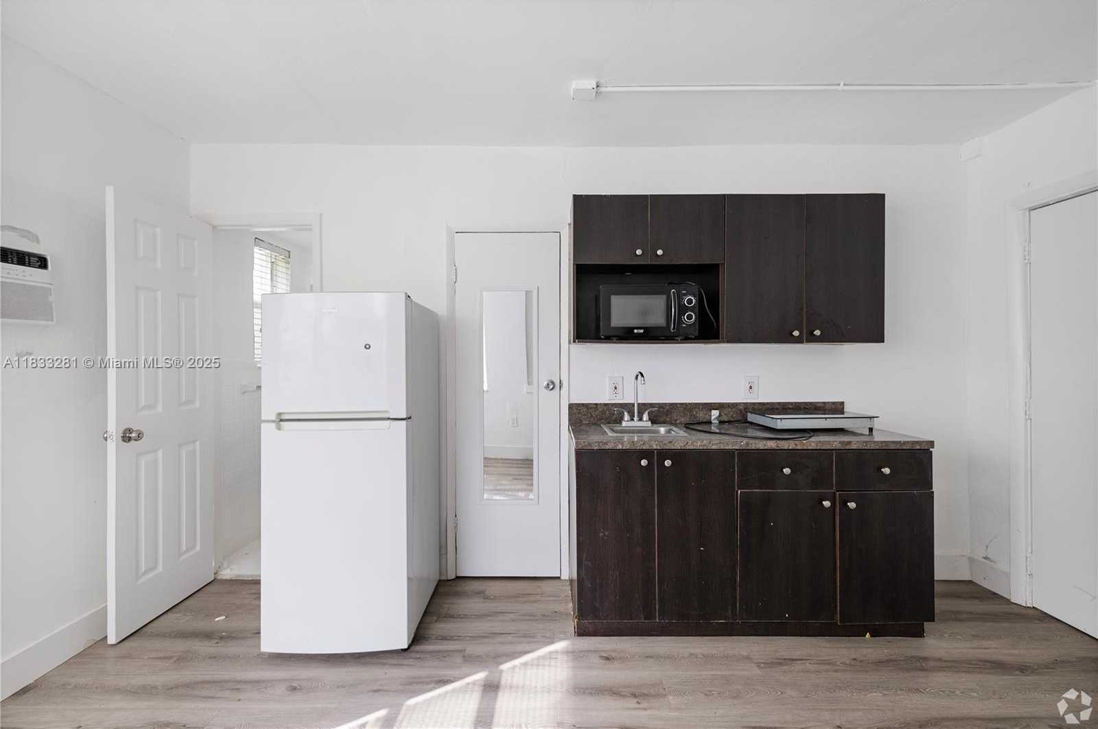 Small Image of 420 78TH ST #28, Miami Beach Number 3