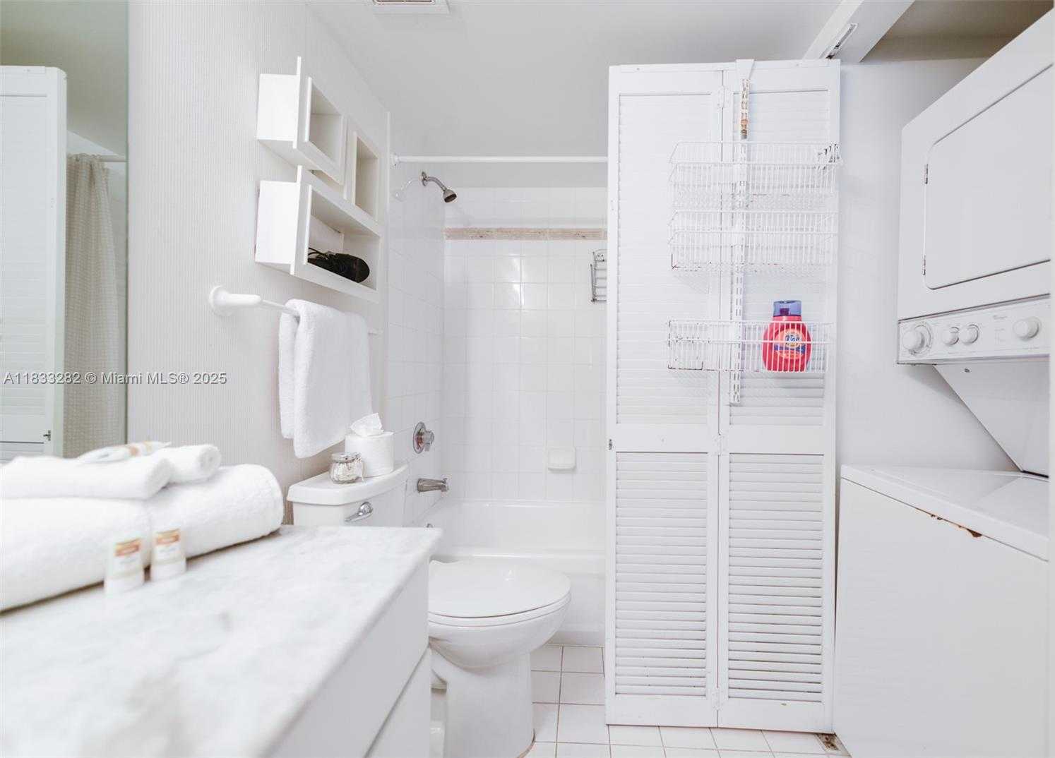 Small Image of 1200 BRICKELL BAY DR #3514, Miami Number 12