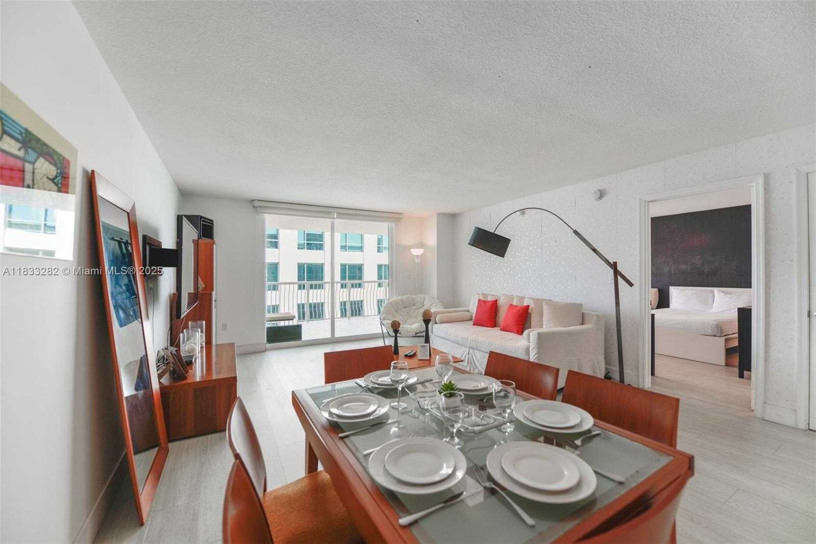 Small Image of 1200 BRICKELL BAY DR #3514, Miami Number 2